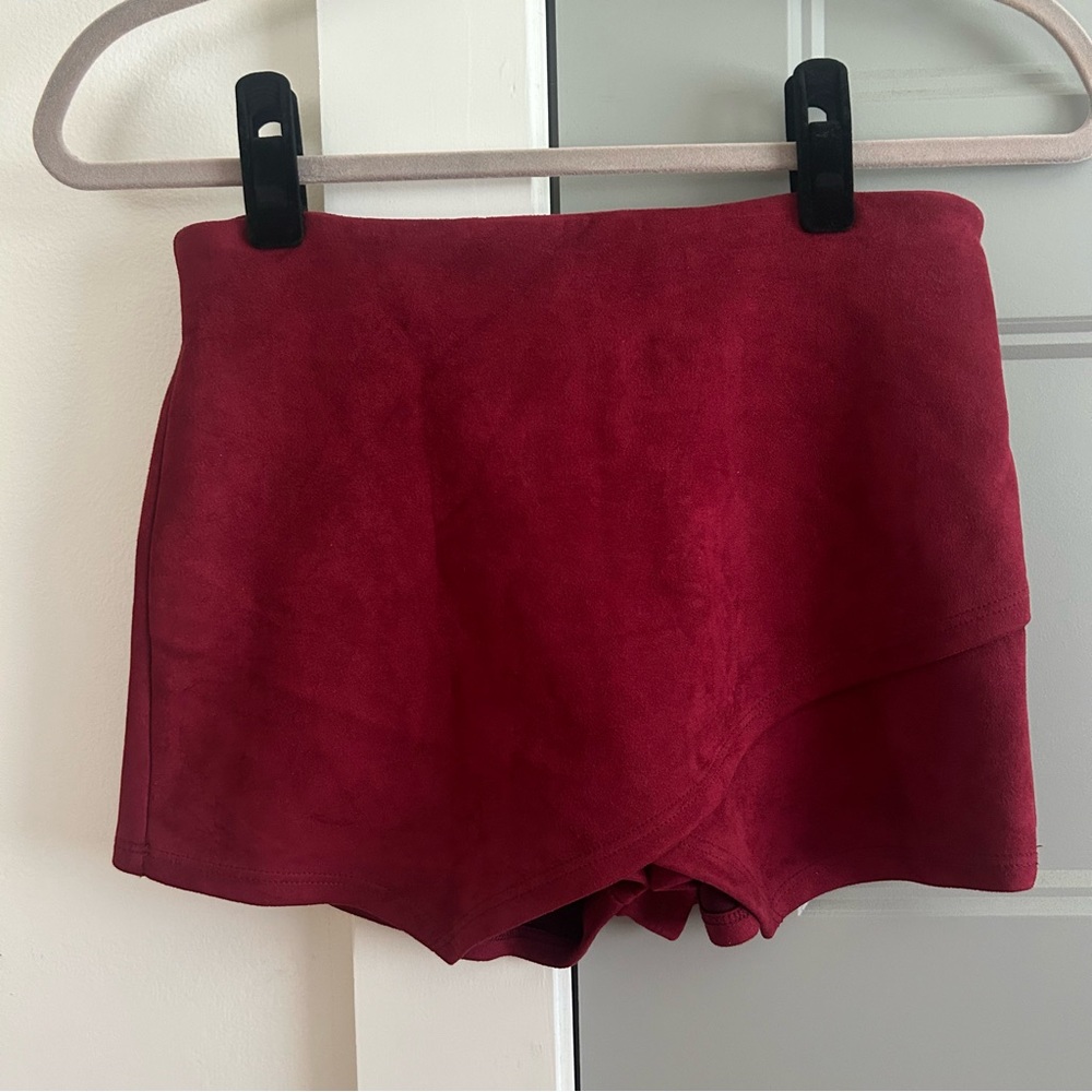 American Threads envelope skort, suede, burgundy, size small.